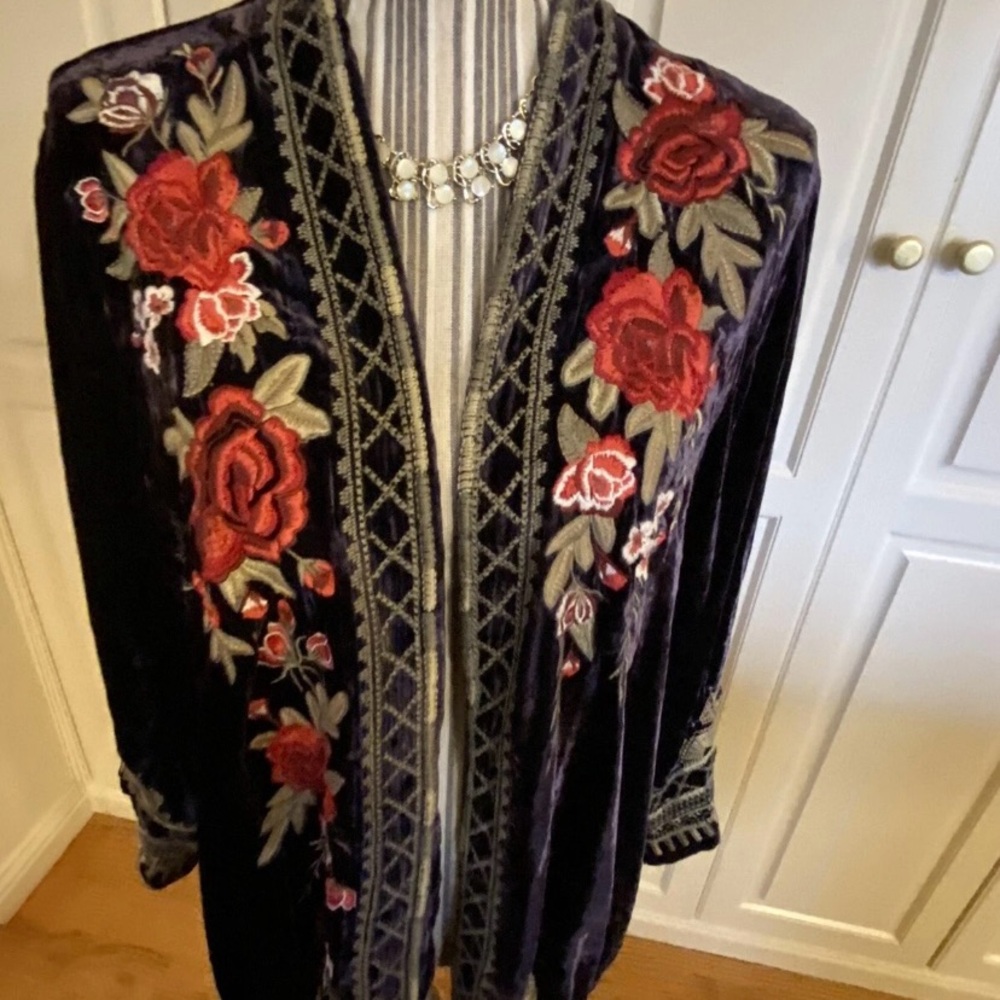 Johnny Was- XXL-Floral Embroidered Velvet kimono